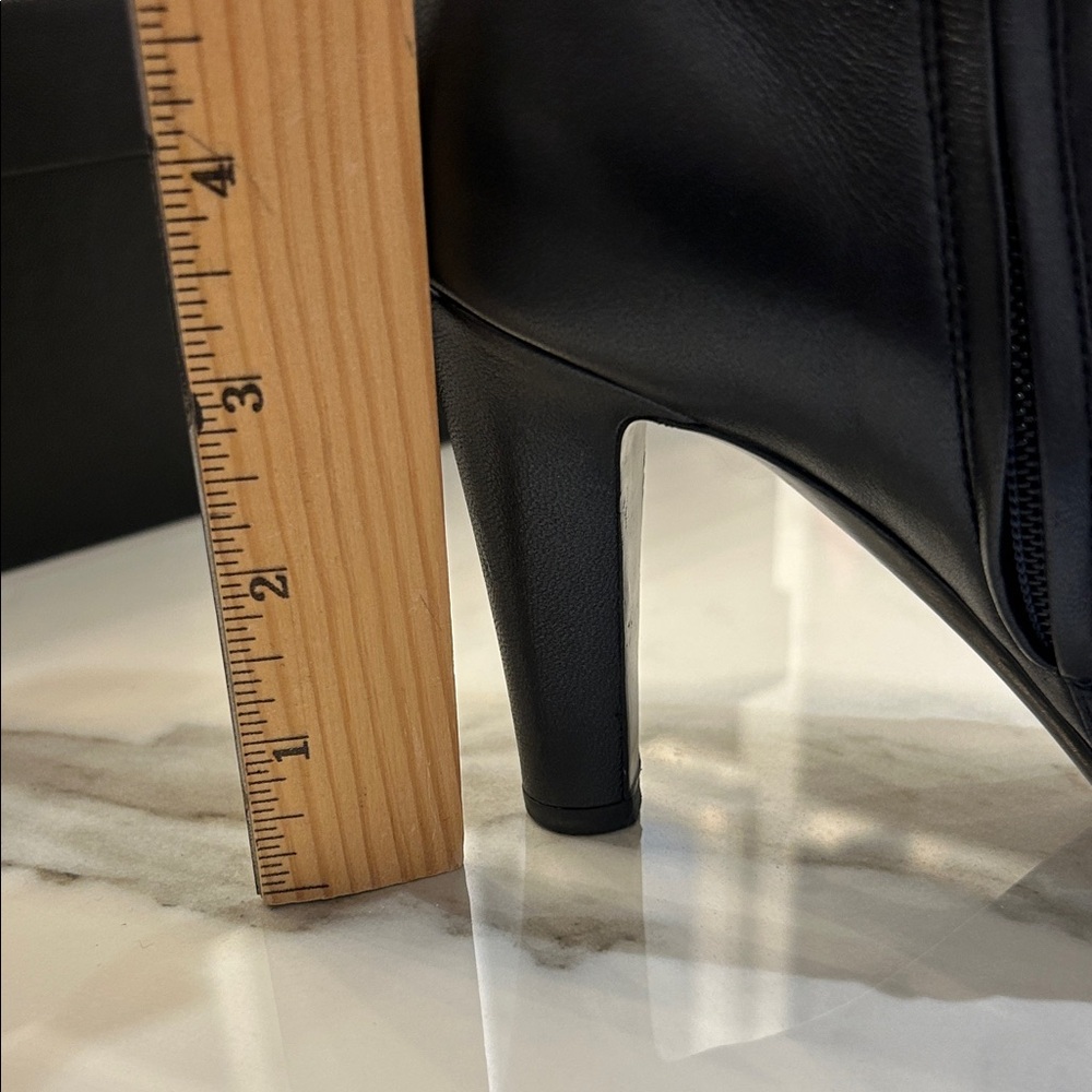 CHANEL Elegant Black Over the Knee Boots - Picture 6 of 13